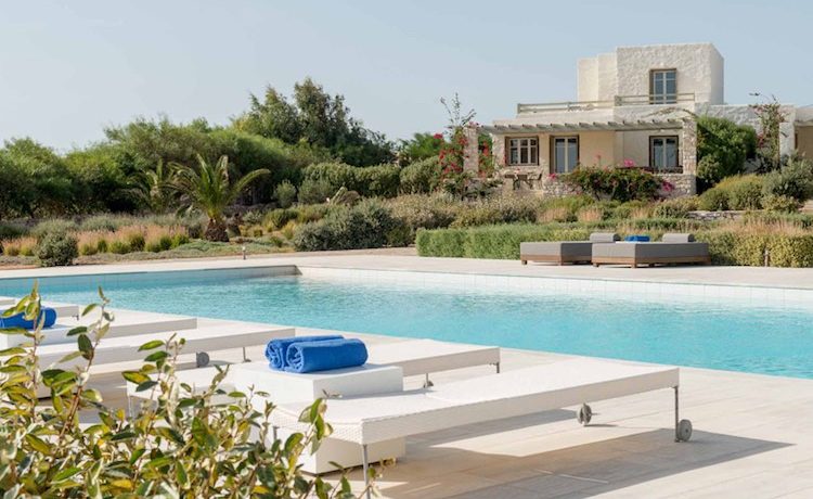 Villa in Crete 7 Villas Complex Hotel in Paros near the sea 3