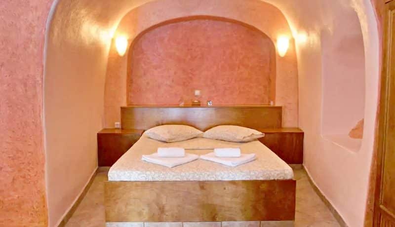 Excellent Cave House at Oia of Santorini 11