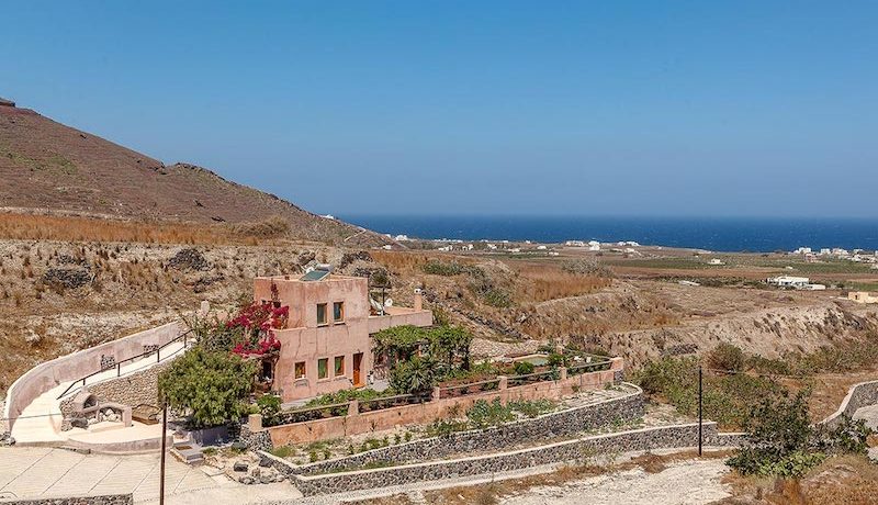 Villa at Foinikia of Oia in Santorini 25