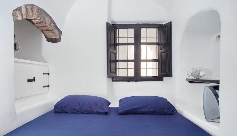 House for Sale in Santorini 15
