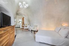 New Cave Villa for Sale at Santorini 2