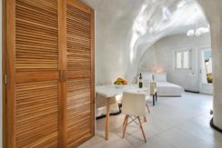 New Cave Villa for Sale at Santorini 4