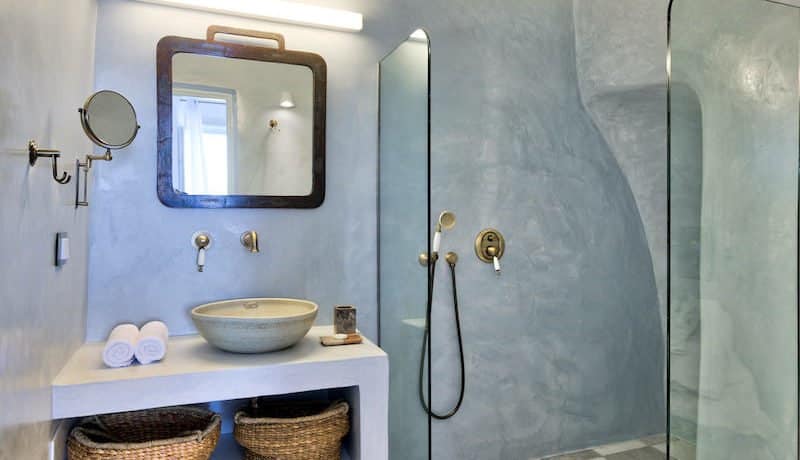Super Lux Villa in Oia Santorini for Sale 1