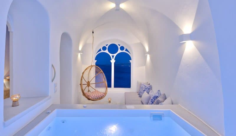Super Lux Villa in Oia Santorini for Sale 16