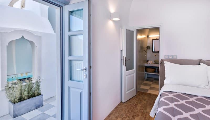 Super Lux Villa in Oia Santorini for Sale 3
