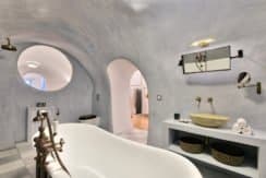 Super Lux Villa in Oia Santorini for Sale 7