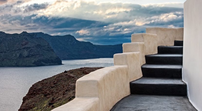 Luxury Cave House at Oia Santorini 1