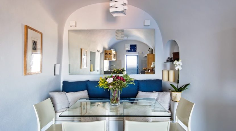 Luxury Cave House at Oia Santorini 15