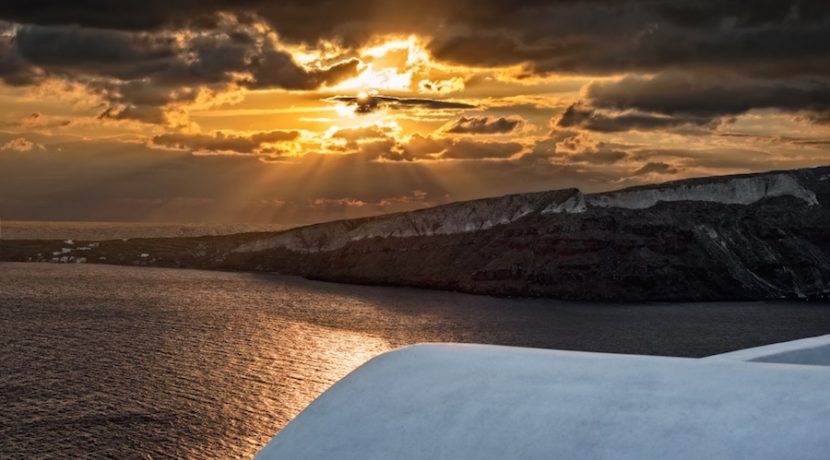 Luxury Cave House at Oia Santorini 2