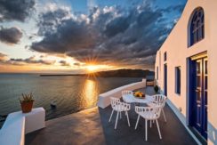 Luxury Cave House at Oia Santorini 32