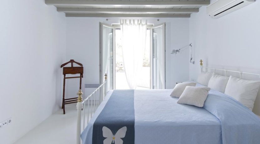 Luxury-Villa-in-Kalafatis-Mykonos-7