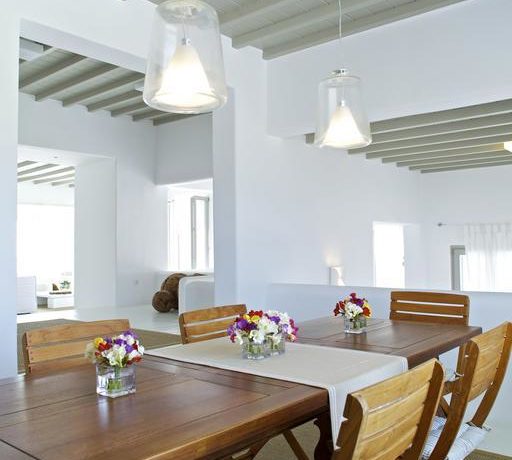 Luxury-Villa-in-Kalafatis-Mykonos-9