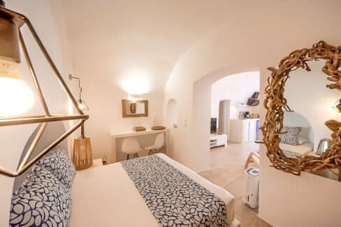 Studio Apartment at Pyrgos Santorini 6