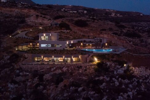 Amazing Seafront Villa in Crete. Property for sale in Crete Chania, property for sale in Greece beachfront 1