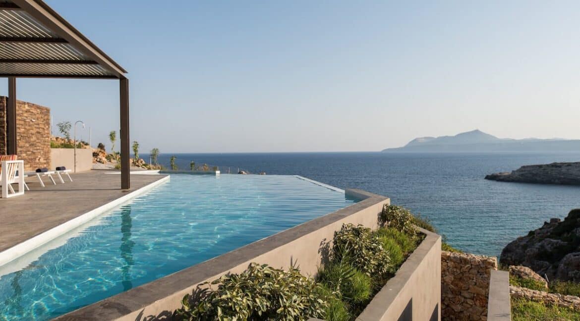 Amazing Seafront Villa in Crete. Property for sale in Crete Chania, property for sale in Greece beachfront 10