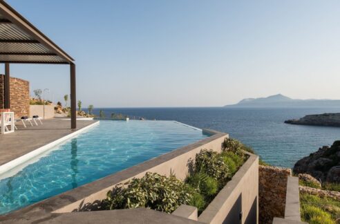 Seafront Villa in Crete. Property for sale in Crete Chania, property for sale in Greece beachfront