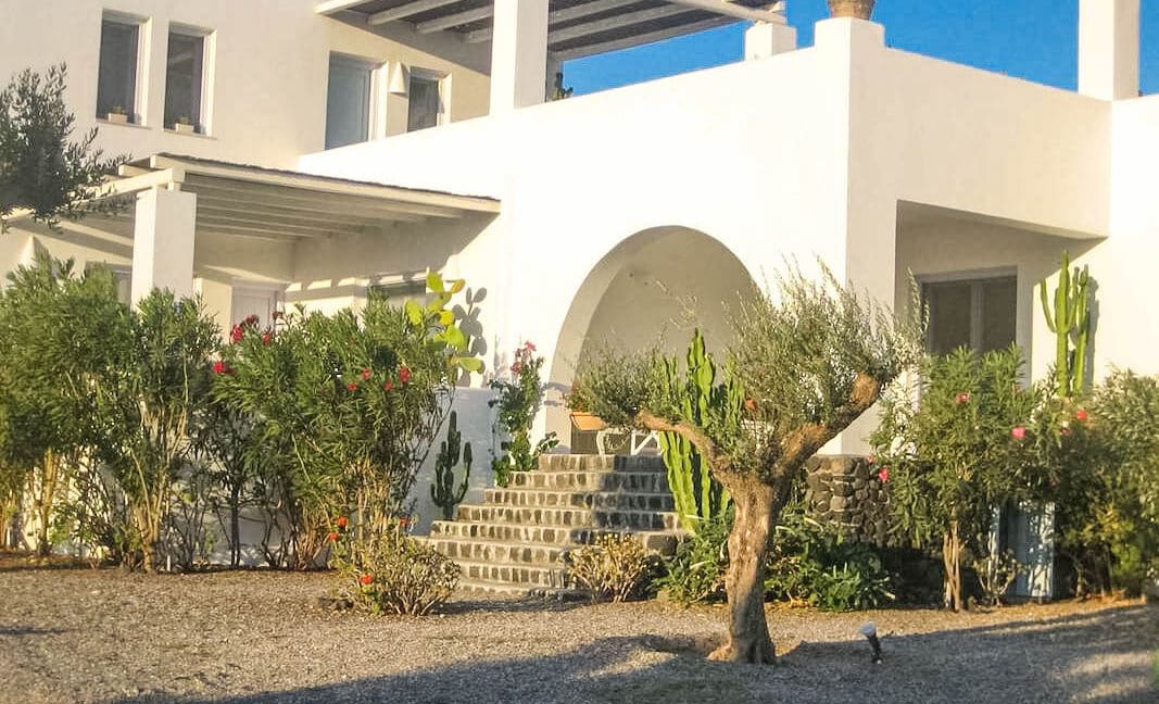 Big Villa by the sea at Baxedes Santorini, Villas for Sale Santorini Island 16