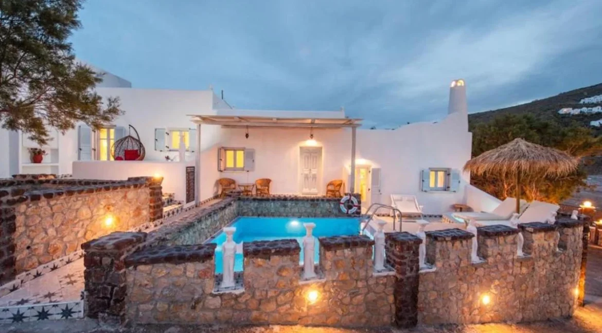 Hotel for sale in Santorini 1