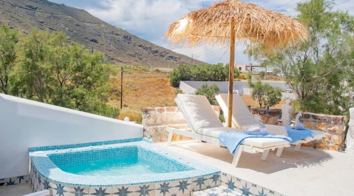 Hotel for sale in Santorini 10