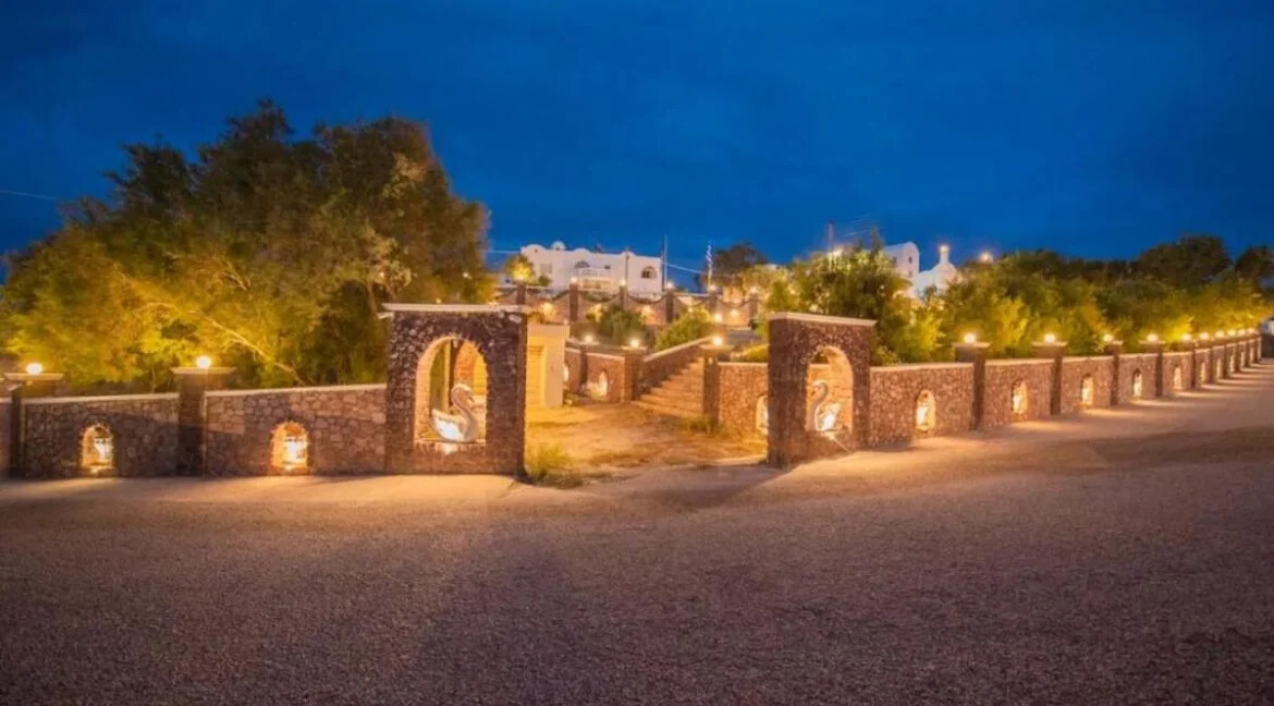 Hotel for sale in Santorini 11