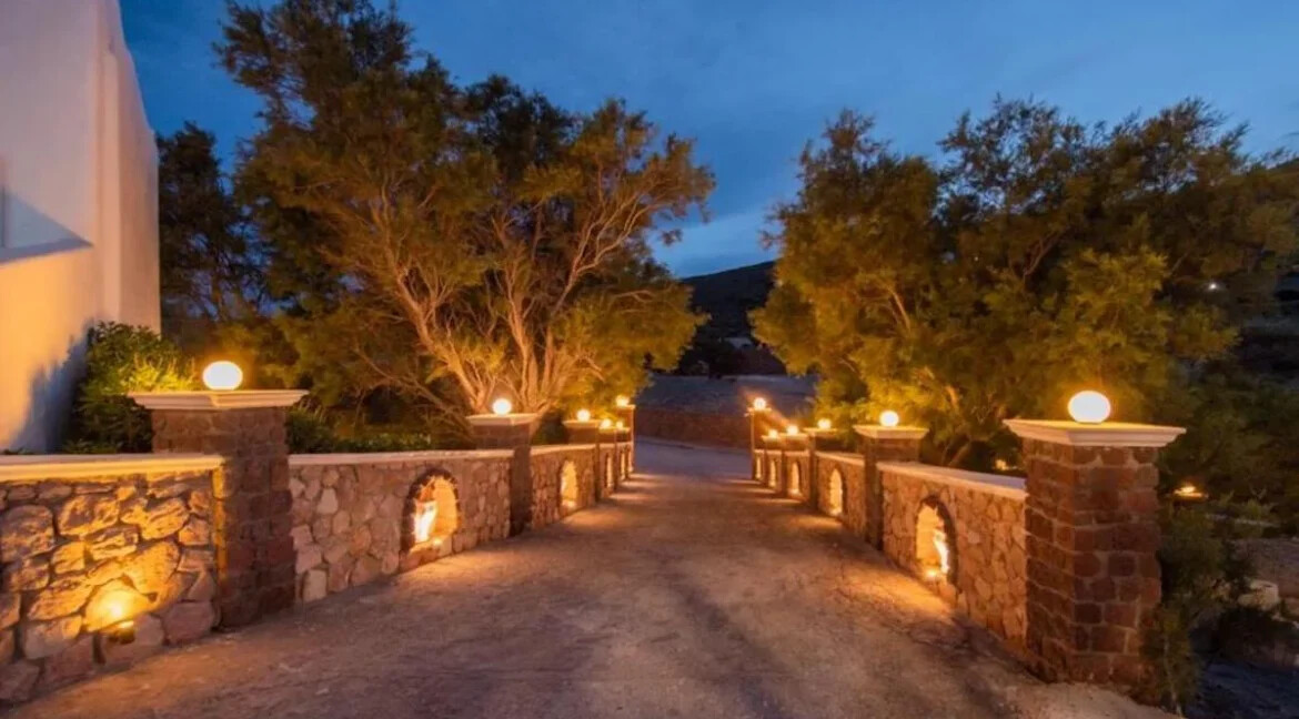 Hotel for sale in Santorini 12