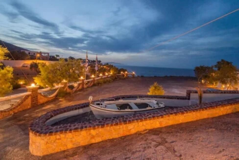 Hotel for sale in Santorini 13