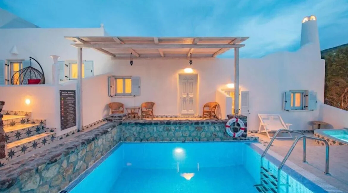 Hotel for sale in Santorini 14