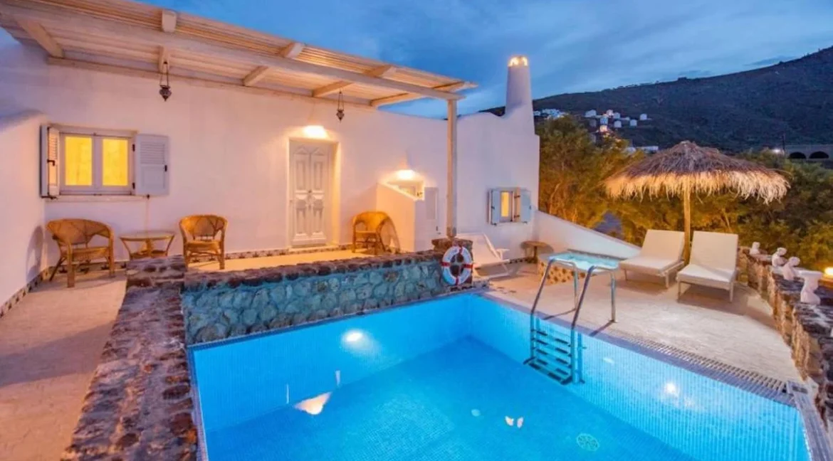 Hotel for sale in Santorini 16