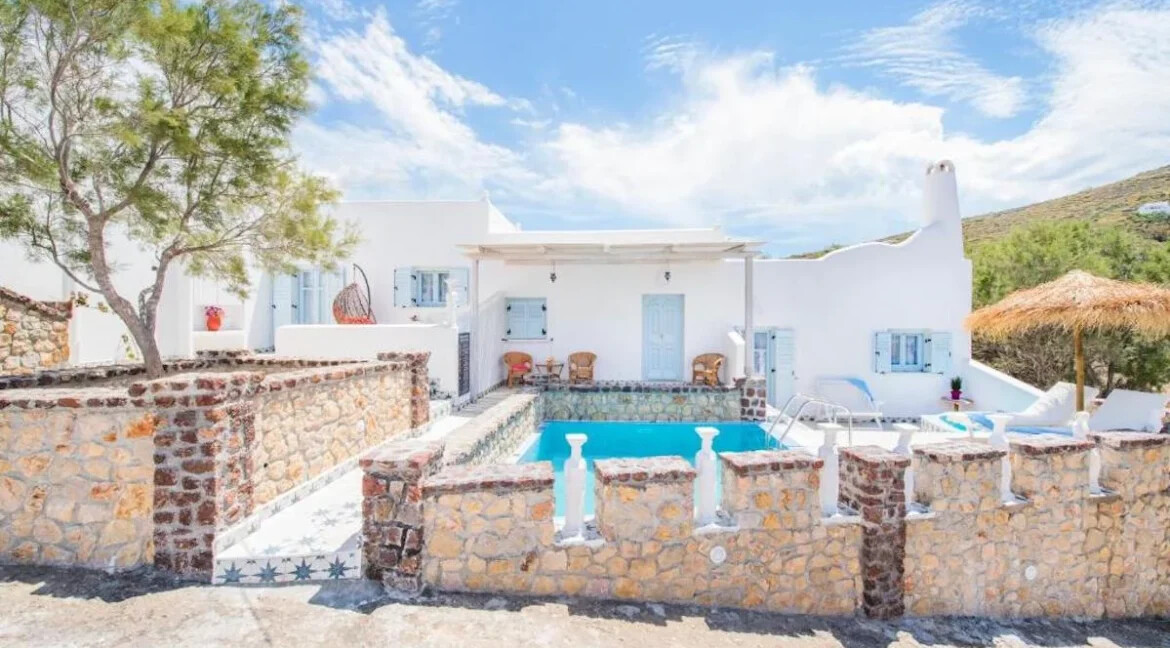 Hotel for sale in Santorini 17