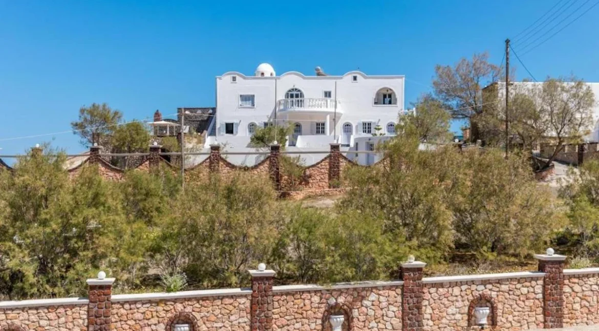 Hotel for sale in Santorini 2
