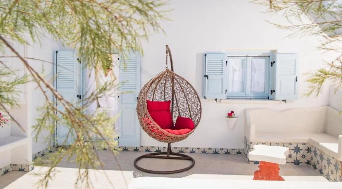 Hotel for sale in Santorini 9