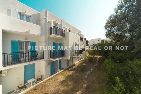 Hotel in the center of Paros town, Paros Real Estate 2