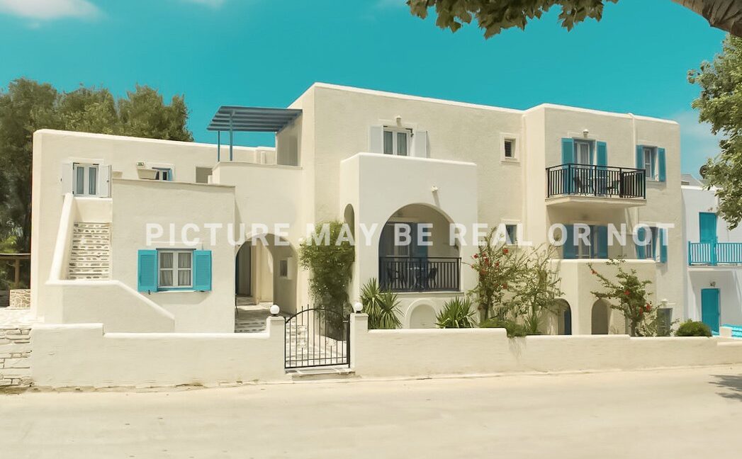 Hotel in the center of Paros town, Paros Real Estate 1