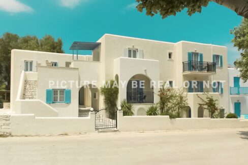 Hotel in the center of Paros town, Paros Real Estate 4