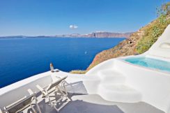 5 Cave suites property at Caldera of Oia Santorini 3