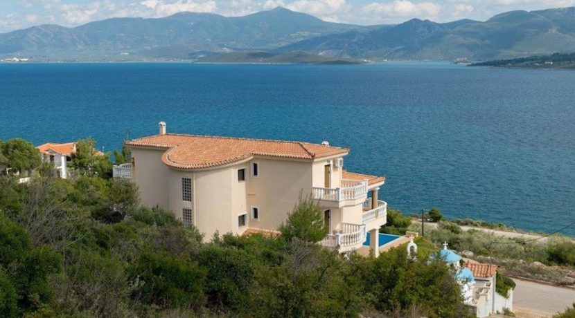 7 bedroom luxury Villa for sale in Theologos, one hour outside Athens .jpg 17