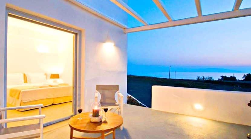 Boutique hotel of 5 Apartments at Finikia of Oia, Santorini 3