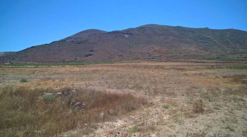 Land To built near Oia in Santorini, Baxedes area2