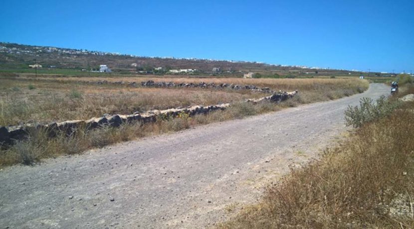 Land To built near Oia in Santorini, Baxedes area3