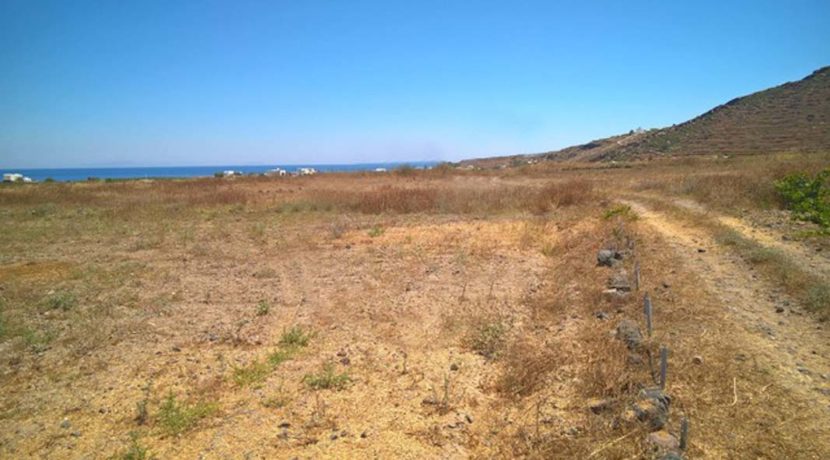 Land To built near Oia in Santorini, Baxedes area7