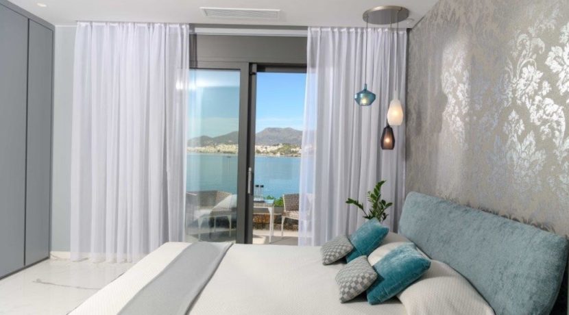 Seafront Luxury Villa 450 m² in Crete, Agios Nikolaos:Amazing location, just in front the amazing sea. Super luxury villas on the sea at Crete 7