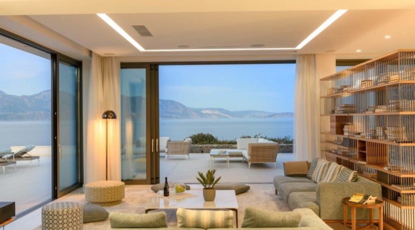 Seafront Luxury Villa 450 m² in Crete, Agios Nikolaos:Amazing location, just in front the amazing sea. Super luxury villas on the sea at Crete 9