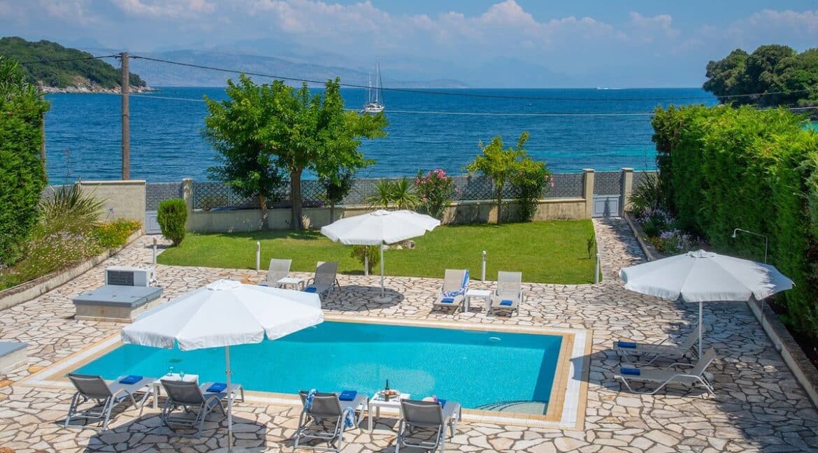 Seafront Villa in Avlaki Corfu 7