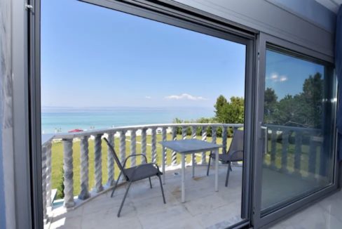 Beachfront-Villa-at-Polychrono-Halkidiki-36