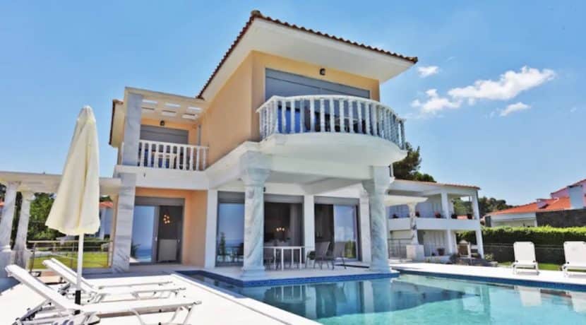 Beachfront-Villa-at-Polychrono-Halkidiki-43