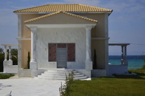 Beachfront-Villa-at-Polychrono-Halkidiki-44