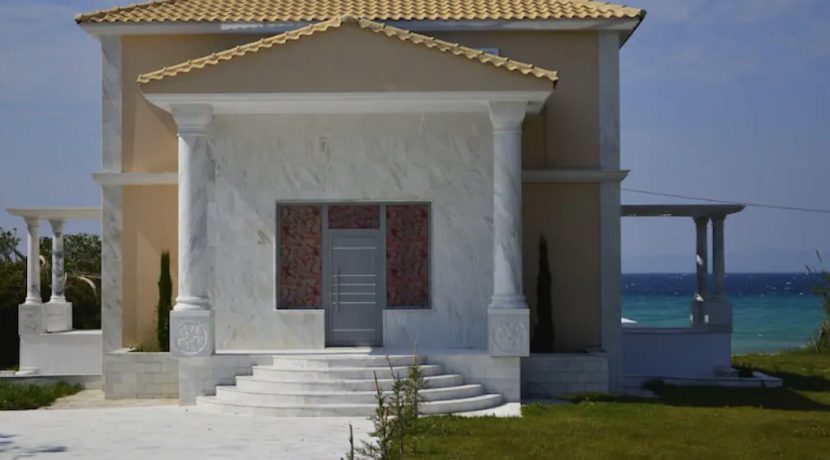 Beachfront-Villa-at-Polychrono-Halkidiki-44