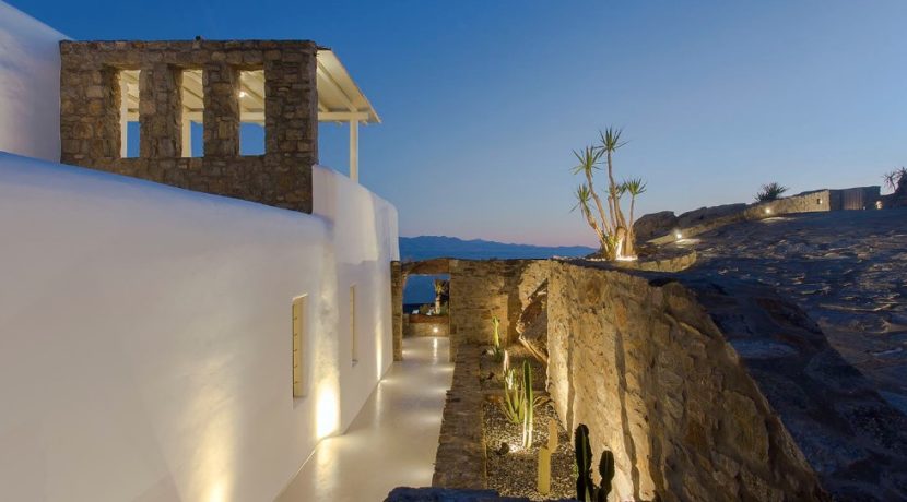 Impressive Villa at Elia Mykonos 40