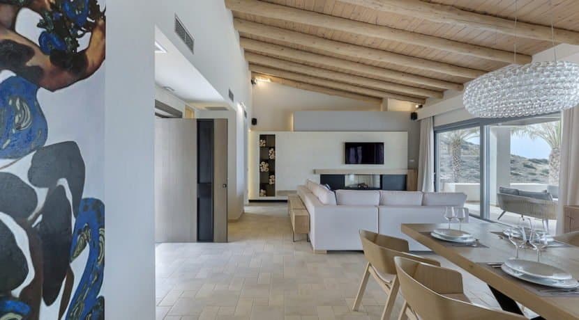 Luxury Seafront Villa for sale in Crete 11