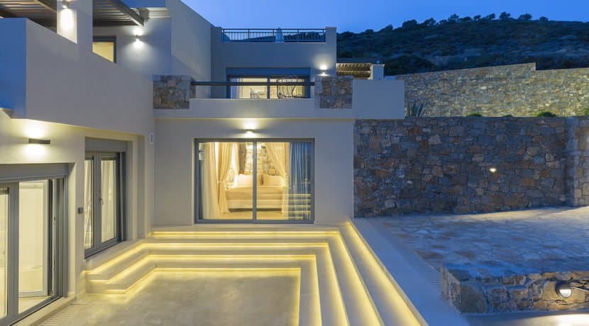 Luxury Seafront Villa for sale in Crete 18